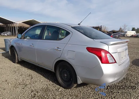 2014 Nissan Versa 1.6 Sv z USA, uszkodzony, nr VIN 3N1CN7AP3EL829581